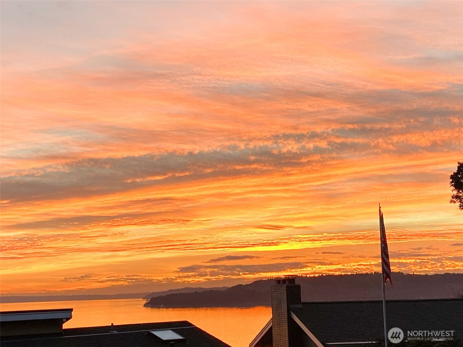 21550 1st Court S, Normandy Park, WA 98198