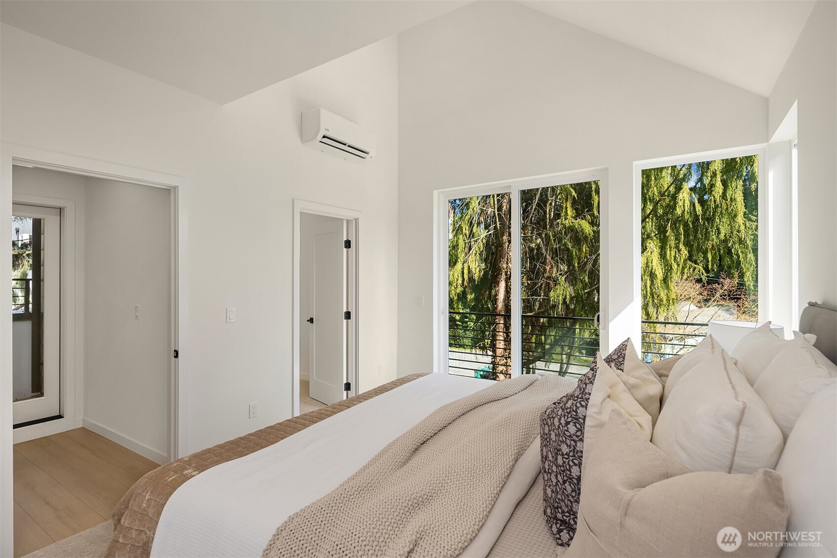 10829 11th Avenue NE, Seattle, WA 98125