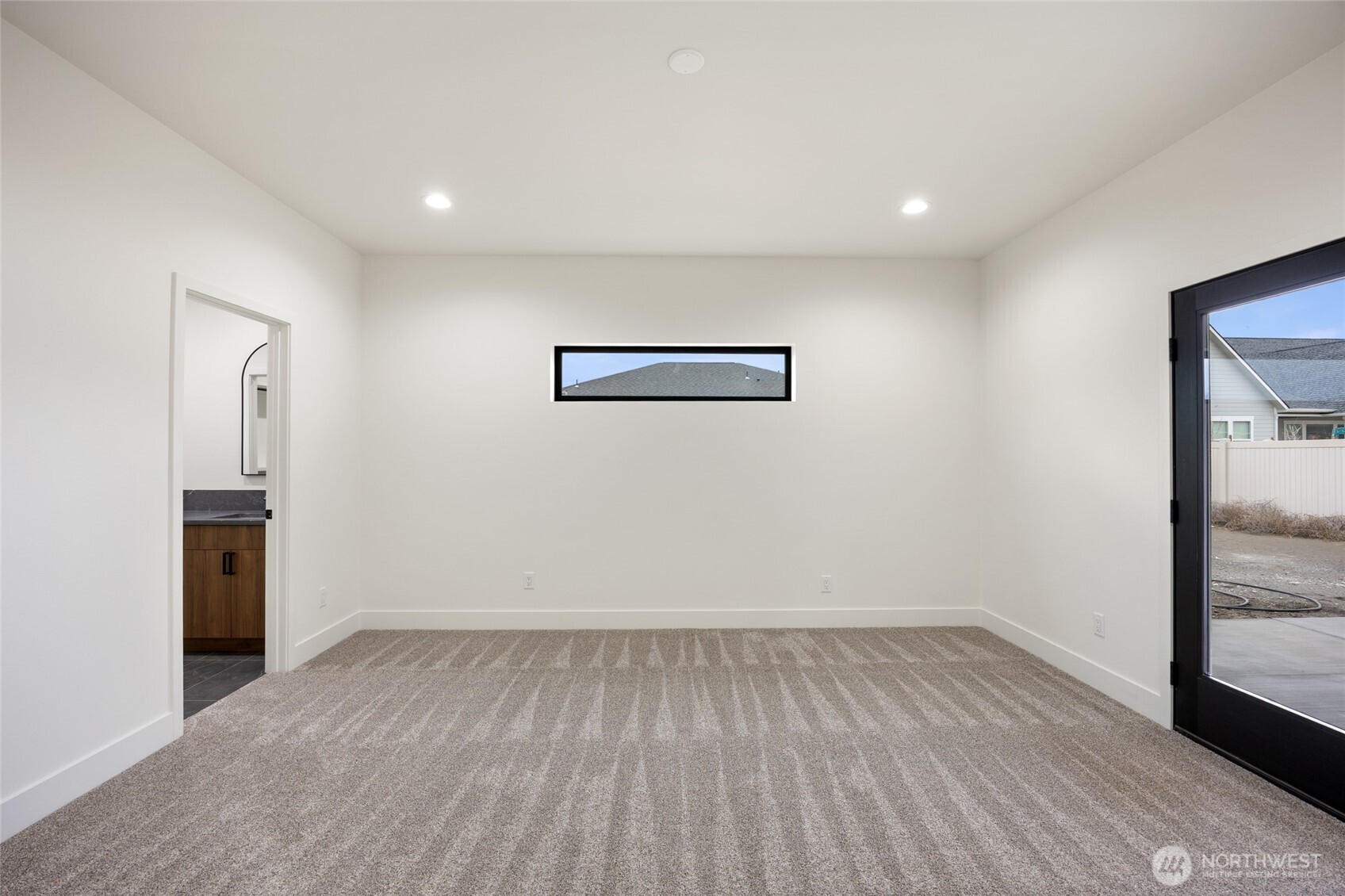 501 S Sand Dune Road , Moses Lake, WA 98837
