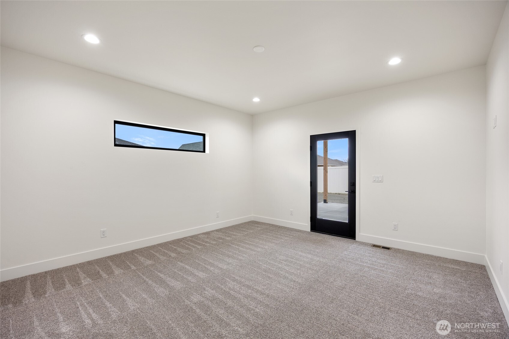 501 S Sand Dune Road , Moses Lake, WA 98837