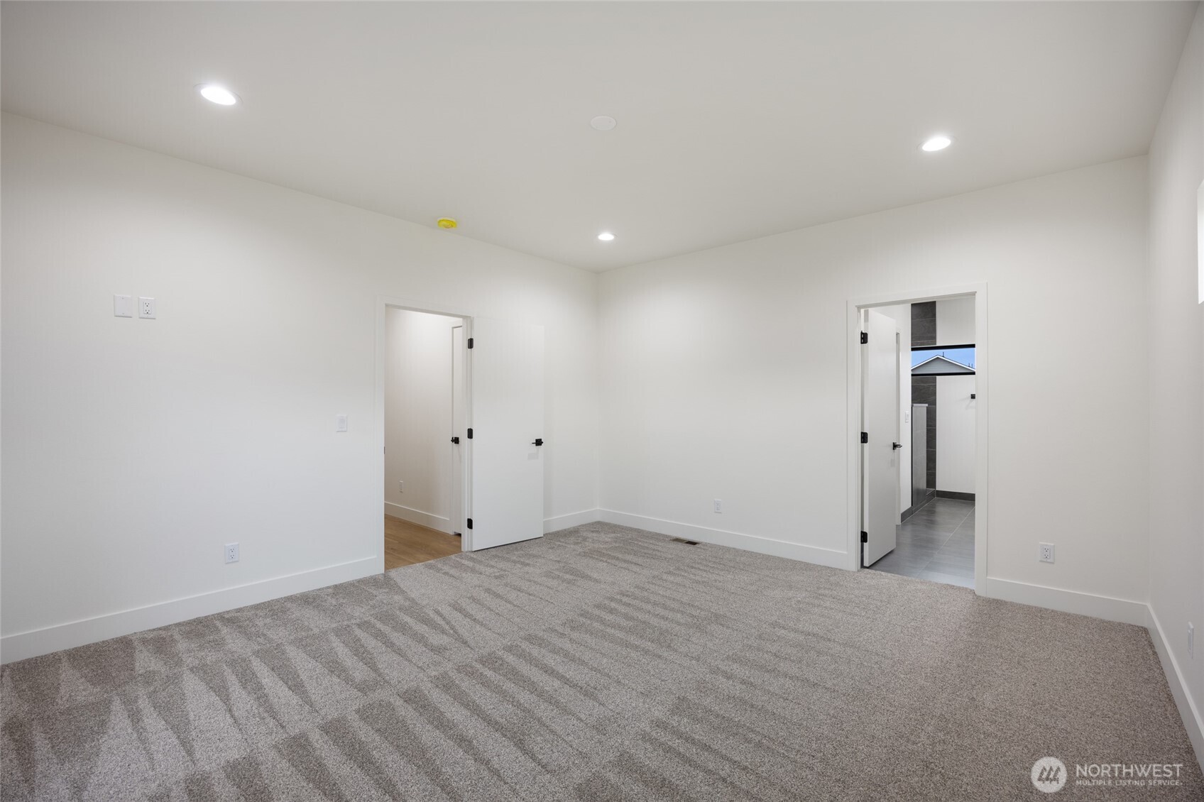 501 S Sand Dune Road , Moses Lake, WA 98837