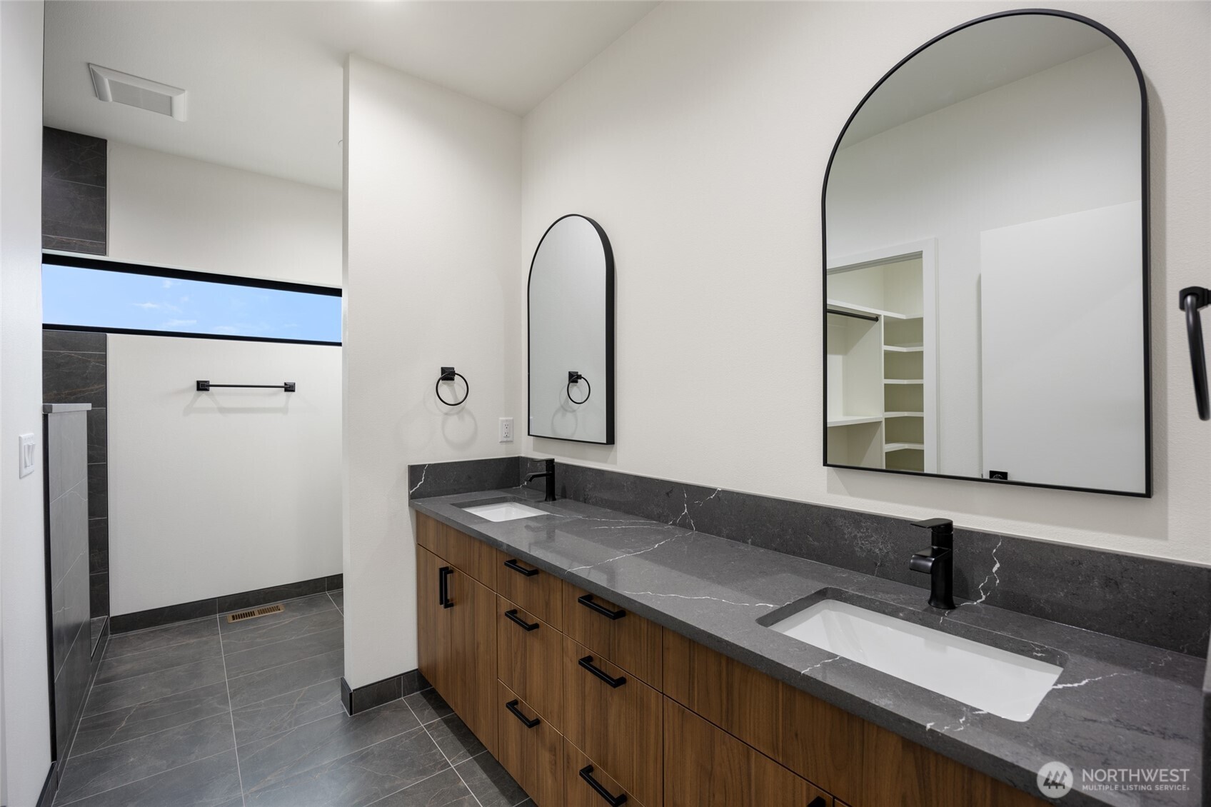 501 S Sand Dune Road , Moses Lake, WA 98837