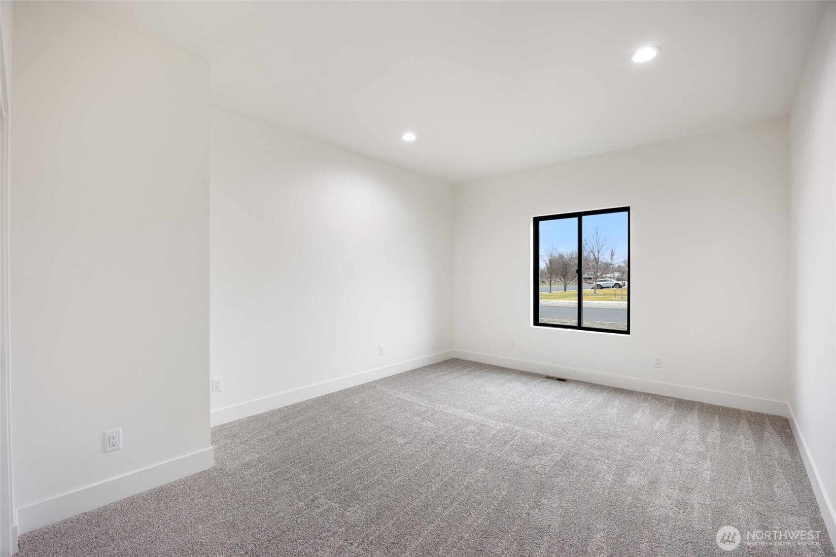 501 S Sand Dune Road , Moses Lake, WA 98837