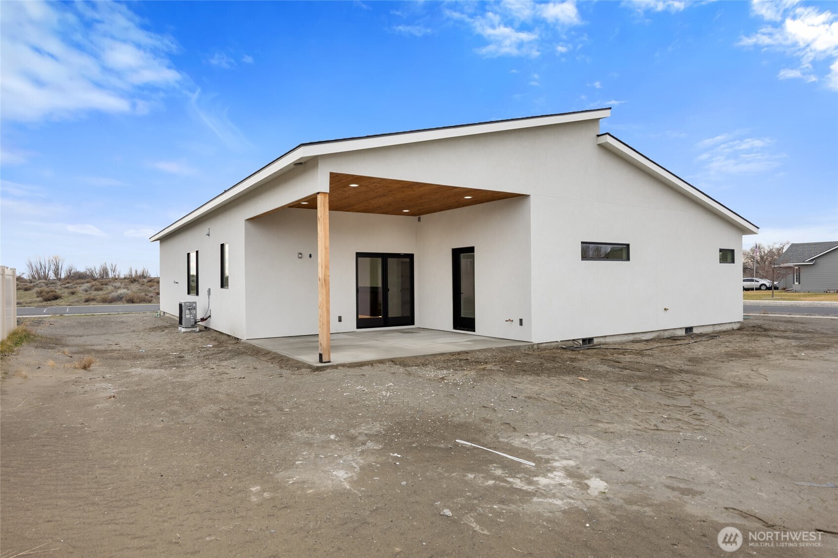 501 S Sand Dune Road , Moses Lake, WA 98837