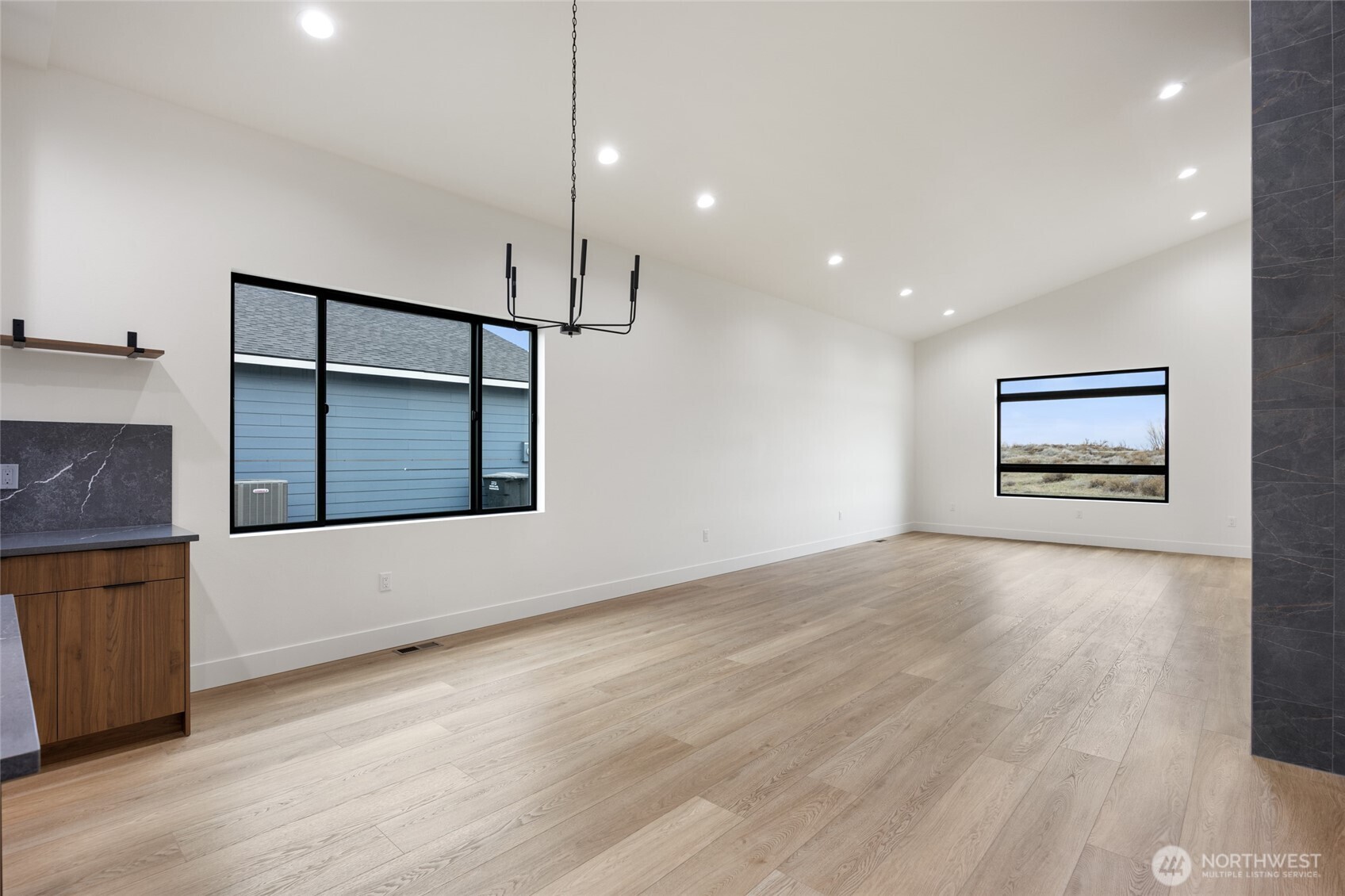 501 S Sand Dune Road , Moses Lake, WA 98837