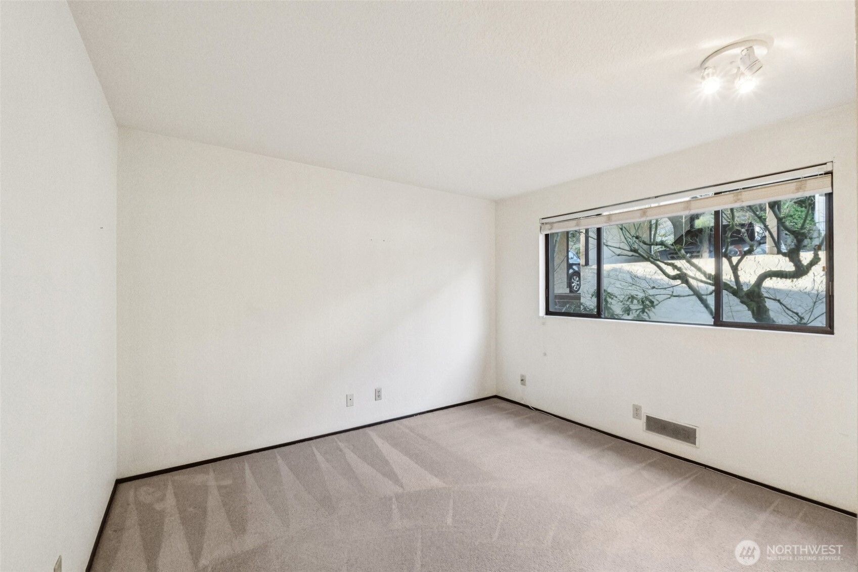 17918 23rd Lane NE #F#201, Shoreline, WA 98155