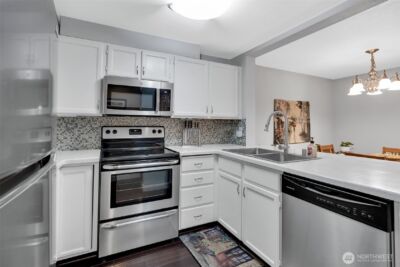 17306 119th Lane SE #M11, Renton, WA 98058