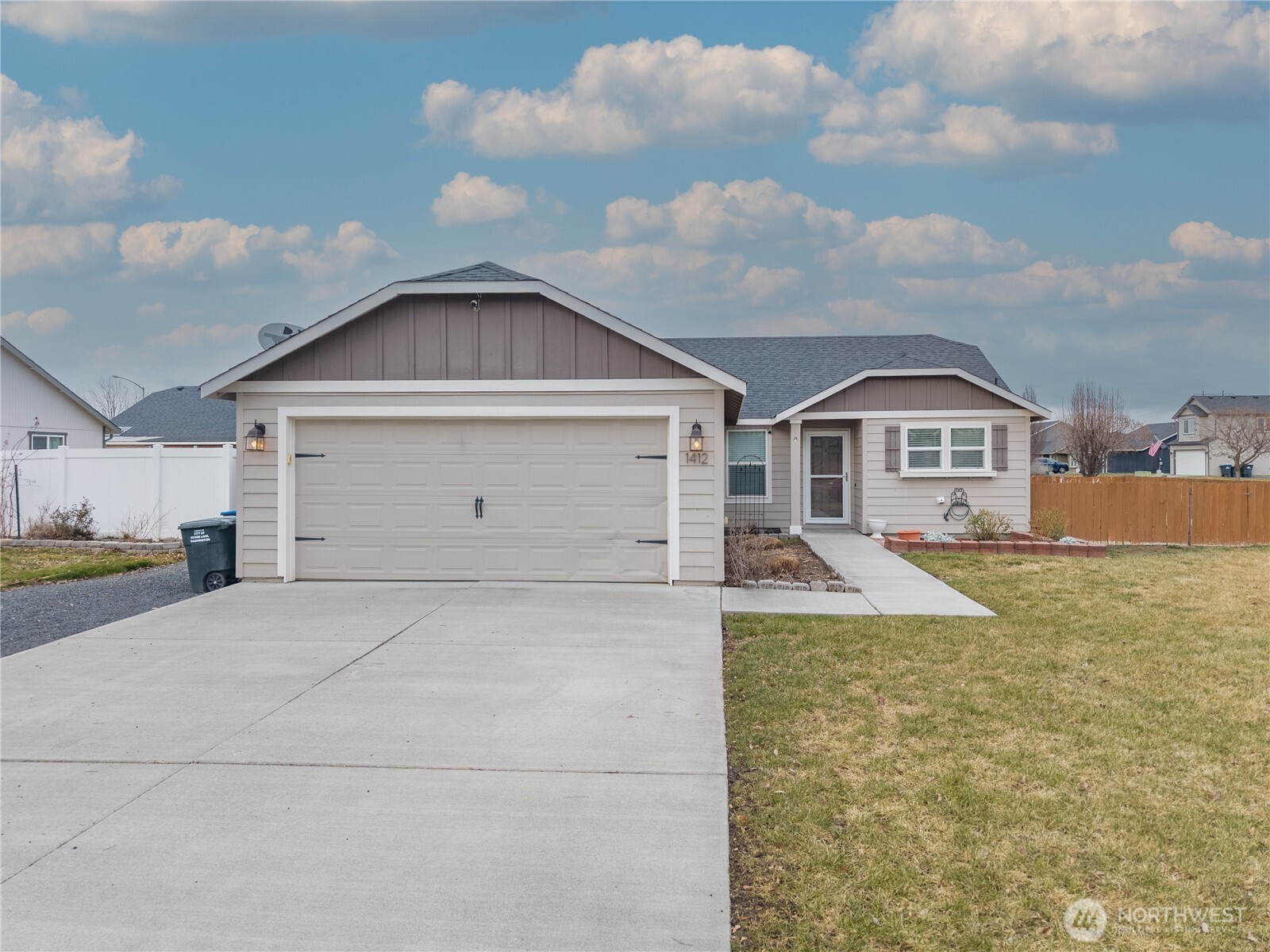 1412 E Megan Drive , Moses Lake, WA 98837
