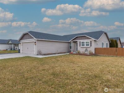 1412 E Megan Drive , Moses Lake, WA 98837 - Photo 2
