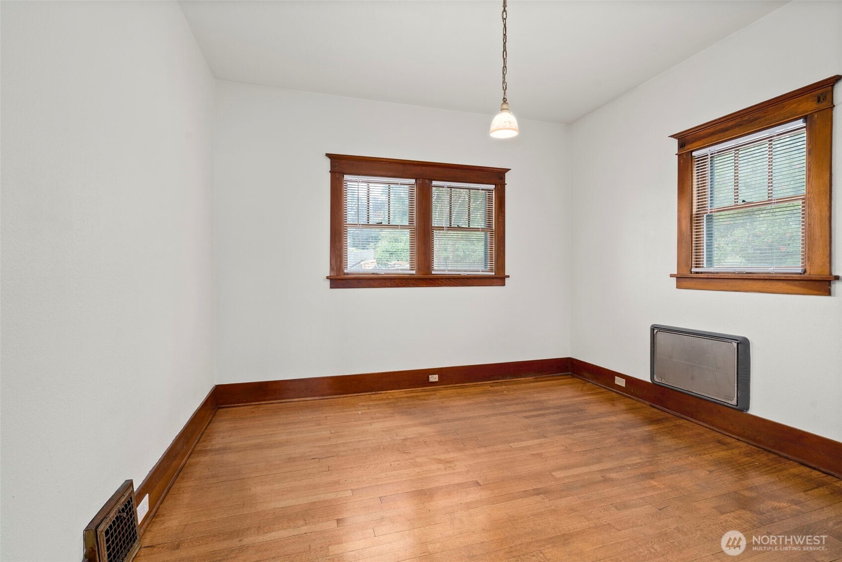 26 SE Spring Street , Chehalis, WA 98532