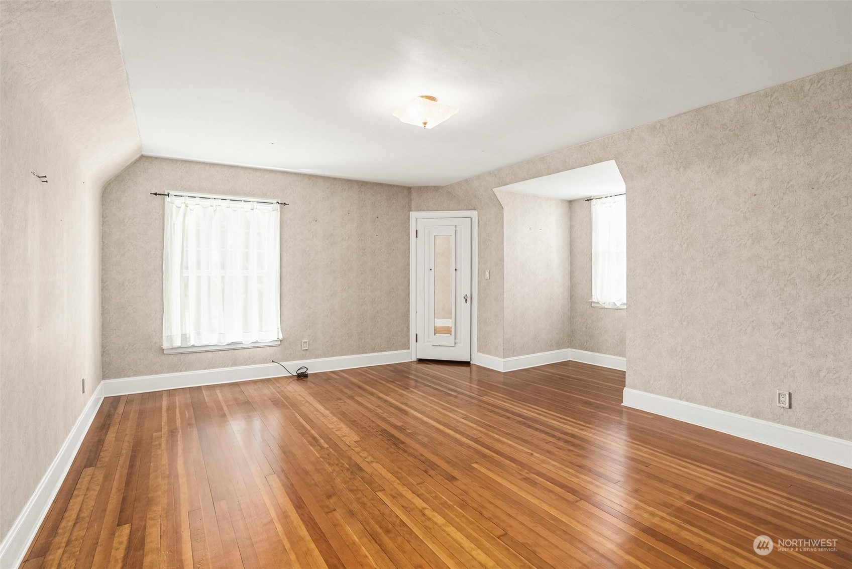 1026 Alder Street , Centralia, WA 98531