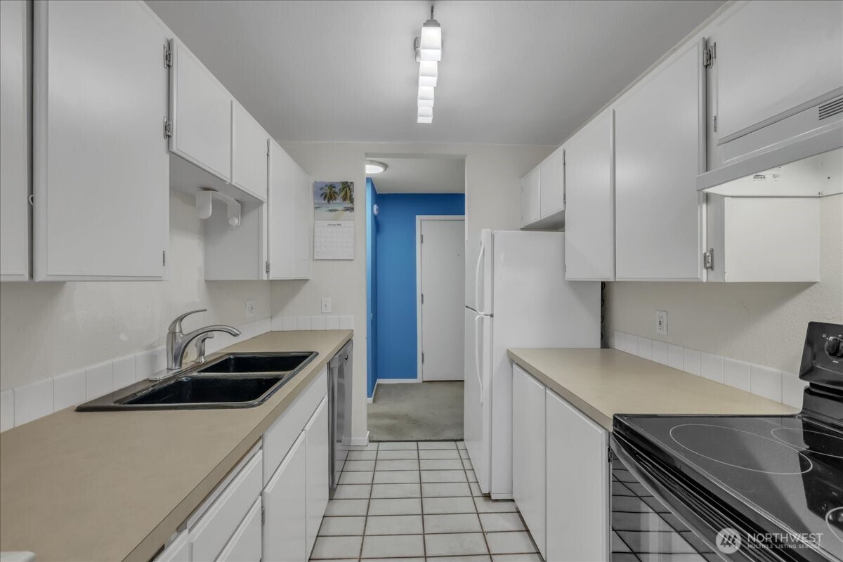 12631 NE 9th Place #C305, Bellevue, WA 98005
