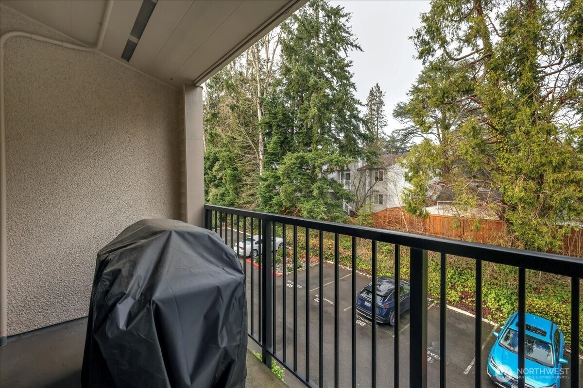 12631 NE 9th Place #C305, Bellevue, WA 98005