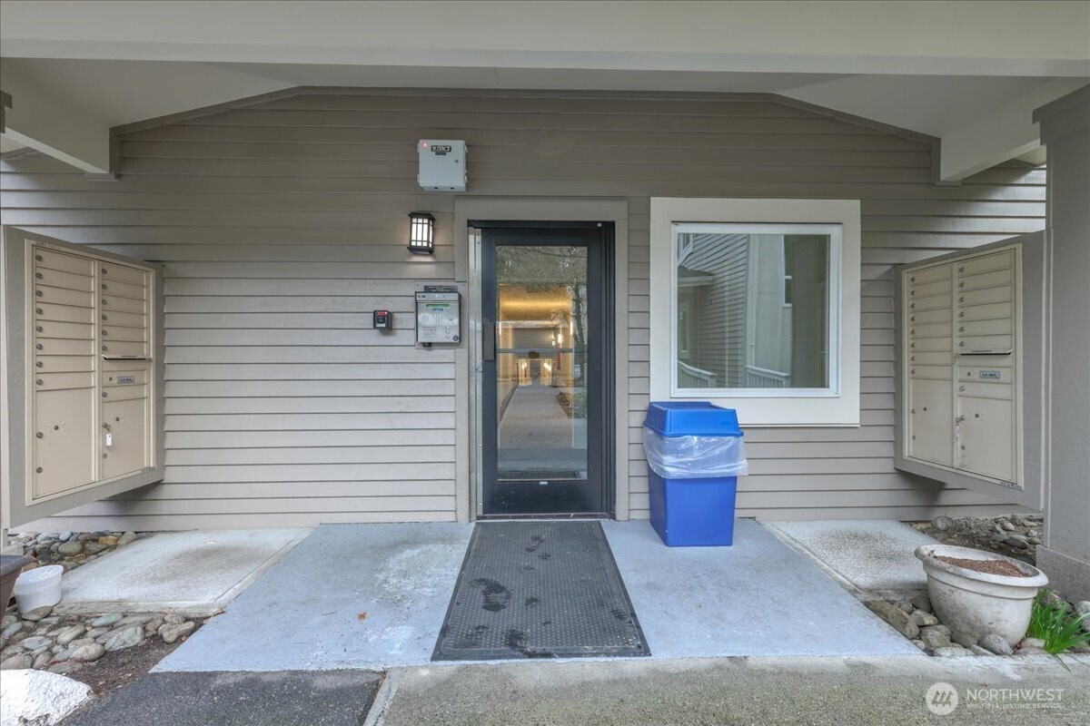 12631 NE 9th Place #C305, Bellevue, WA 98005
