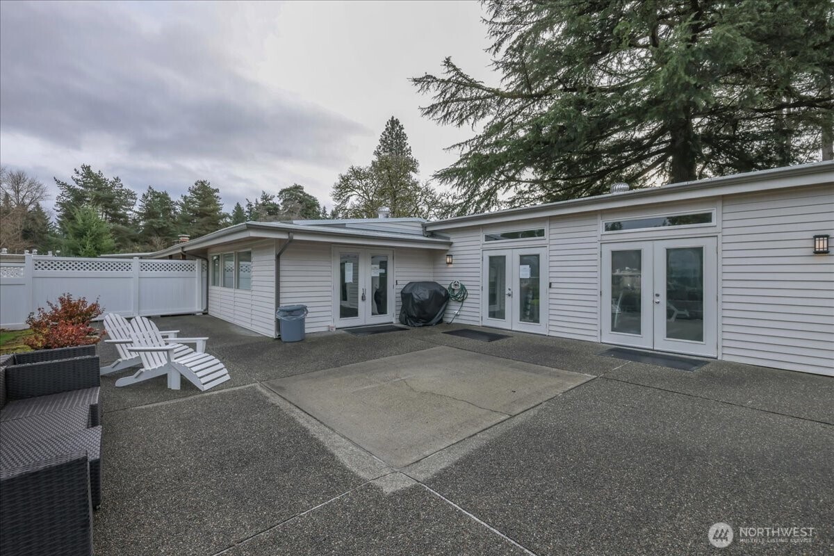 12631 NE 9th Place #C305, Bellevue, WA 98005