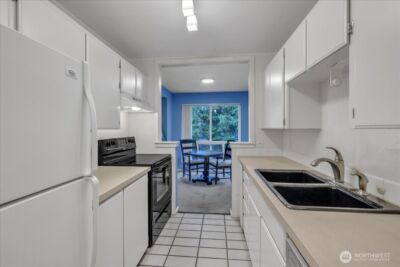 12631 NE 9th Place #C305, Bellevue, WA 98005 - Photo 10