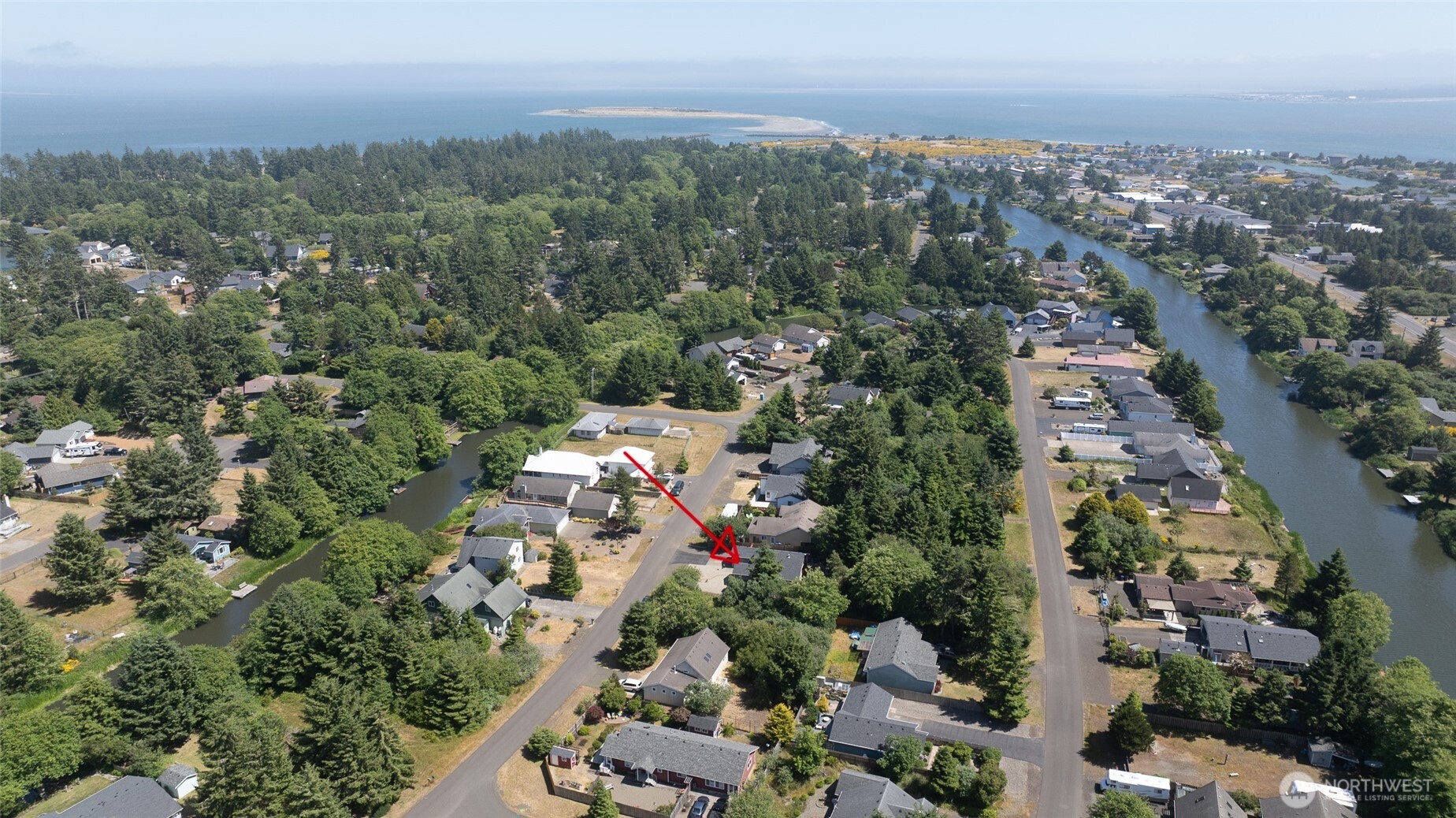 789 Island Circle SE, Ocean Shores, WA 98569
