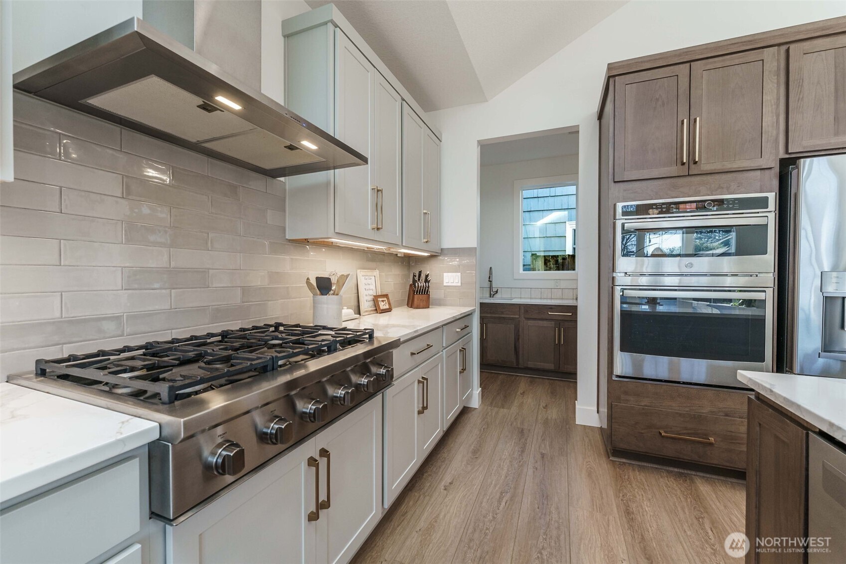 800 E 37th Street , Vancouver, WA 98663