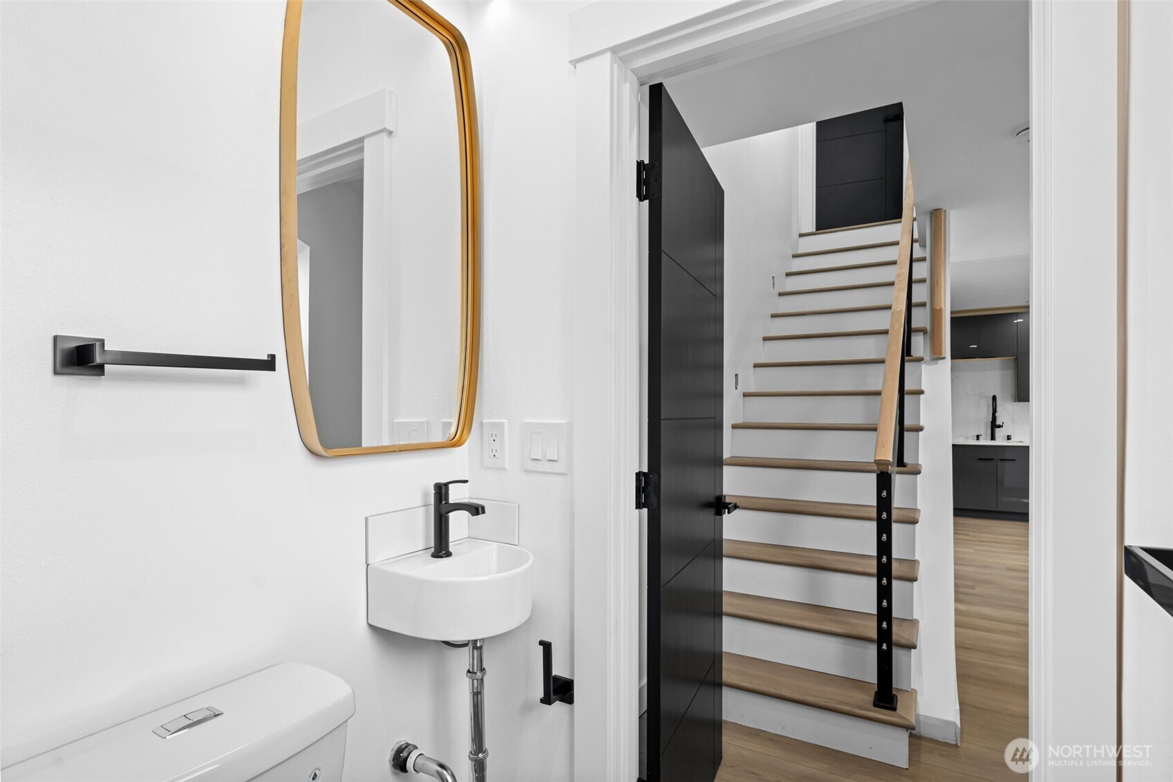 4047 25TH Avenue W, Seattle, WA 98199