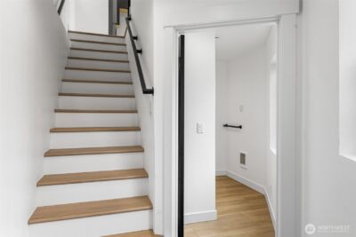 4047 25TH Avenue W, Seattle, WA 98199 - Photo 2