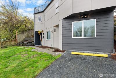 4047 25TH Avenue W, Seattle, WA 98199 - Photo 28