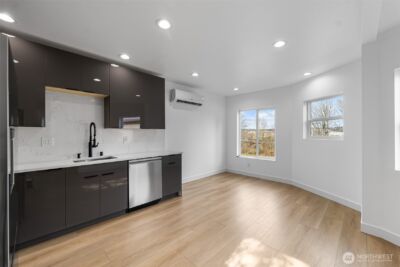 4047 25TH Avenue W, Seattle, WA 98199 - Photo 3