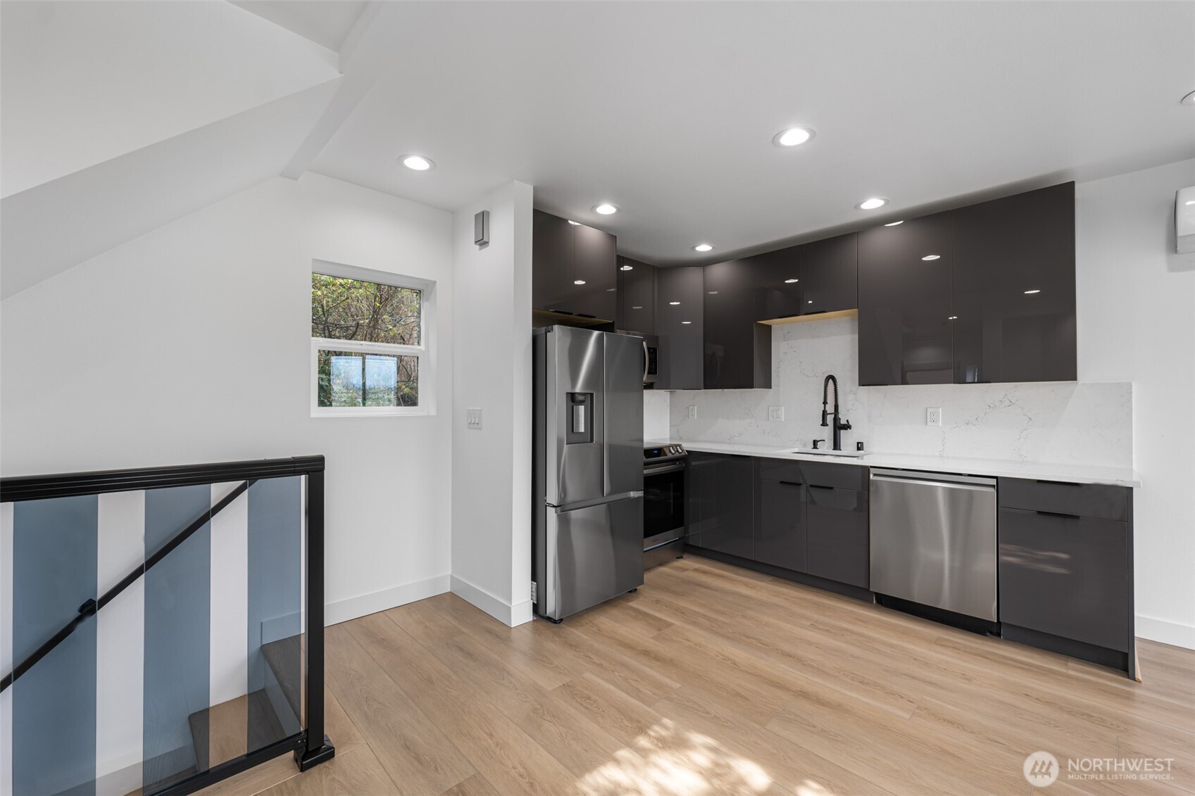 4047 25TH Avenue W, Seattle, WA 98199