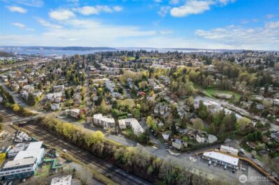 4047 25TH Avenue W, Seattle, WA 98199 - Photo 31