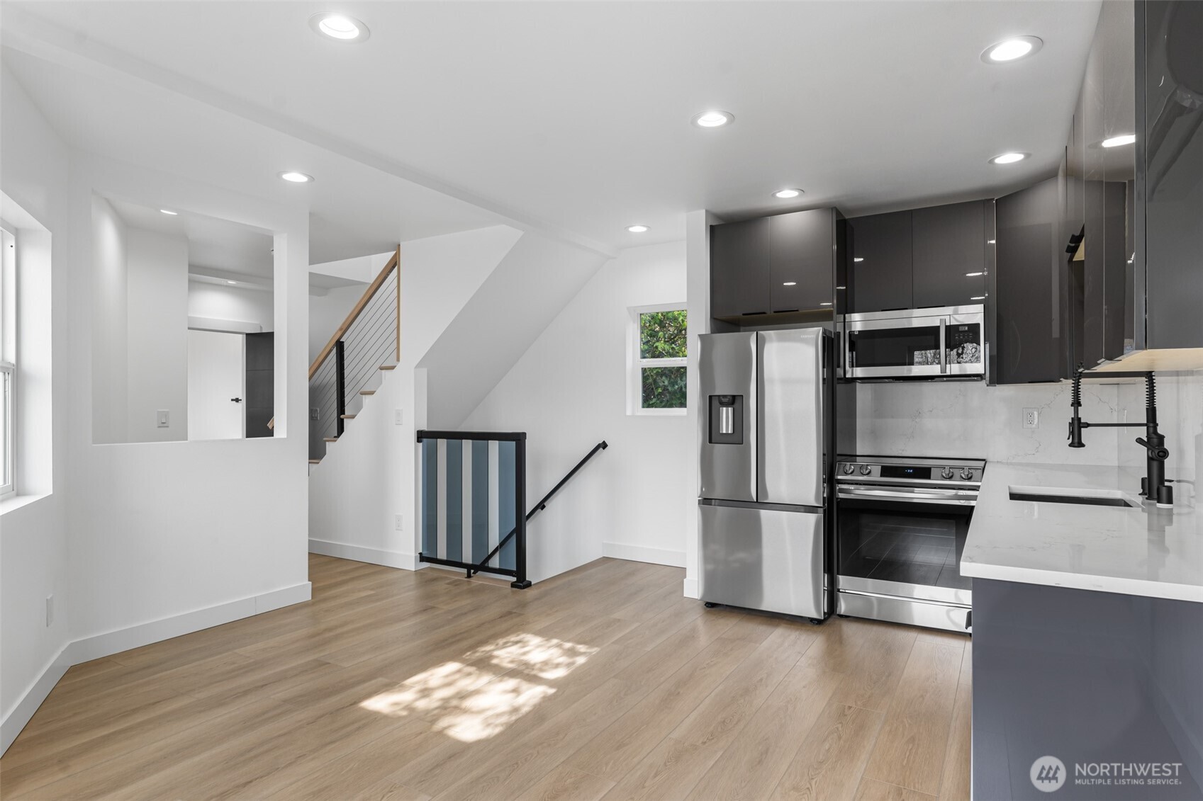 4047 25TH Avenue W, Seattle, WA 98199