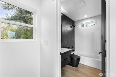 4047 25TH Avenue W, Seattle, WA 98199 - Photo 10