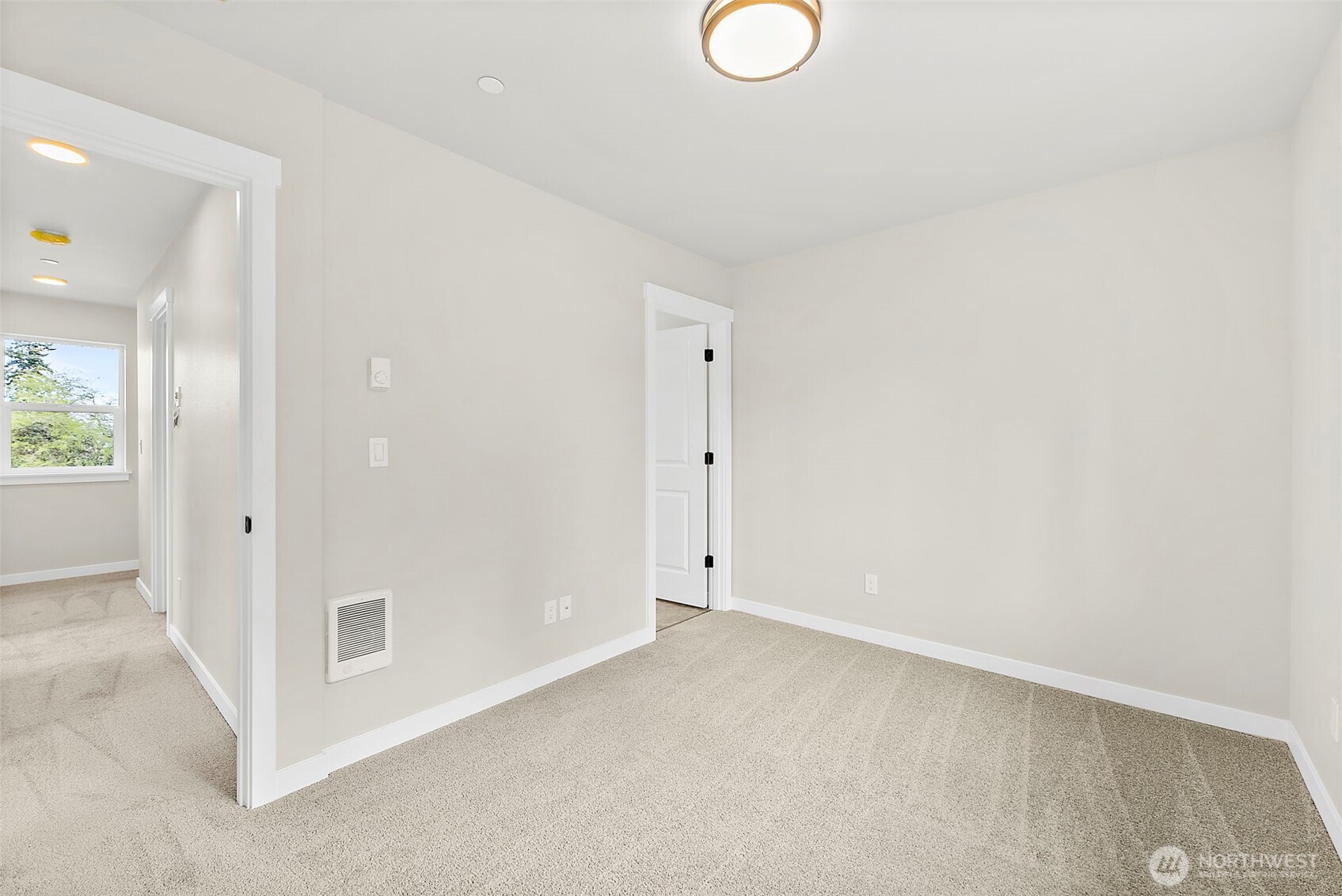 3111 3113 E Camellia Way , Port Orchard, WA 98366