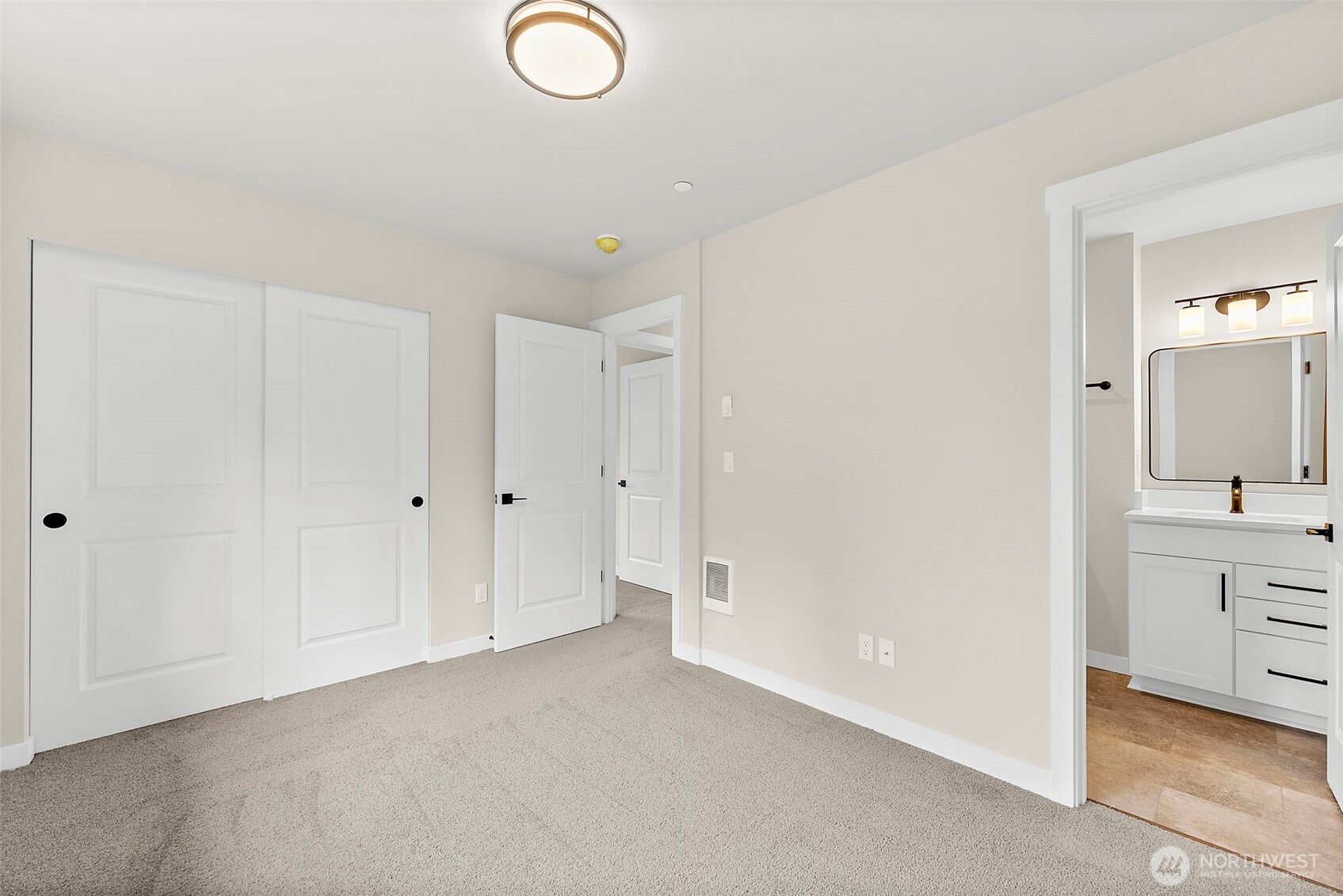 3111 3113 E Camellia Way , Port Orchard, WA 98366