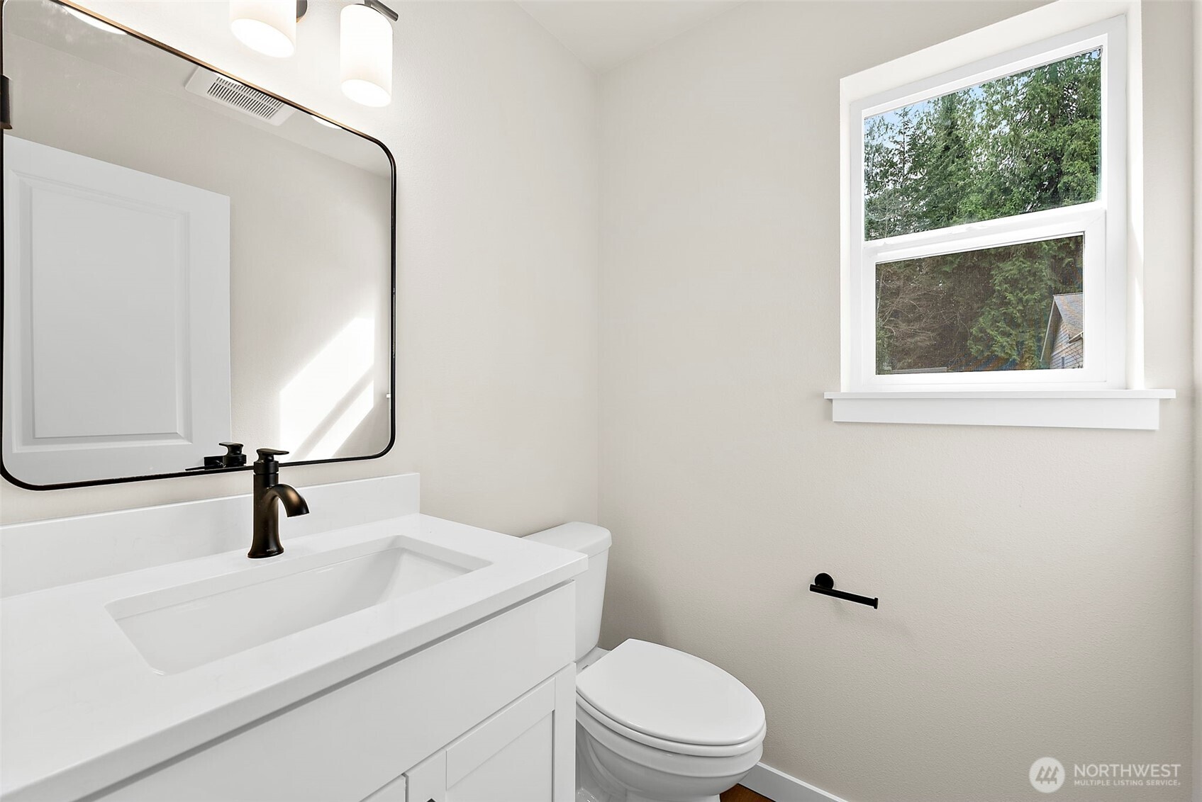 3111 3113 E Camellia Way , Port Orchard, WA 98366