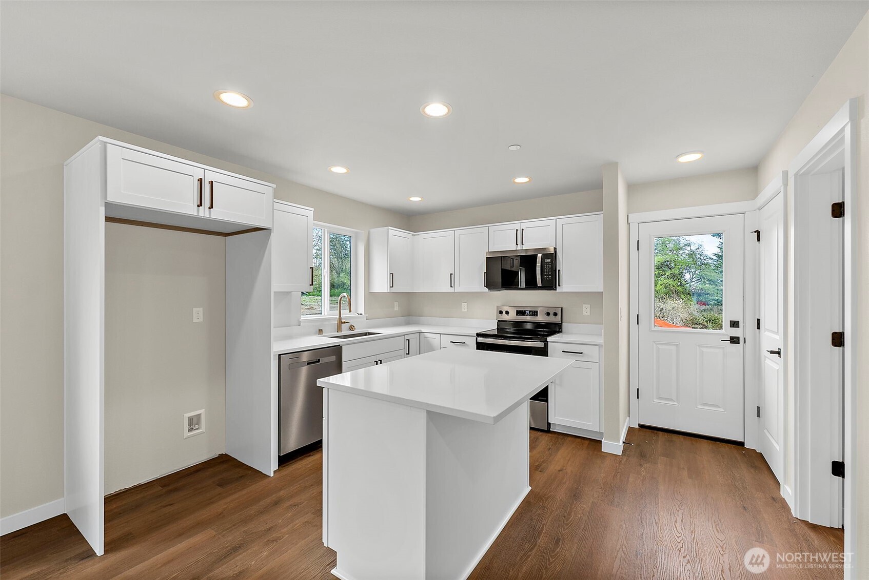 3111 3113 E Camellia Way , Port Orchard, WA 98366