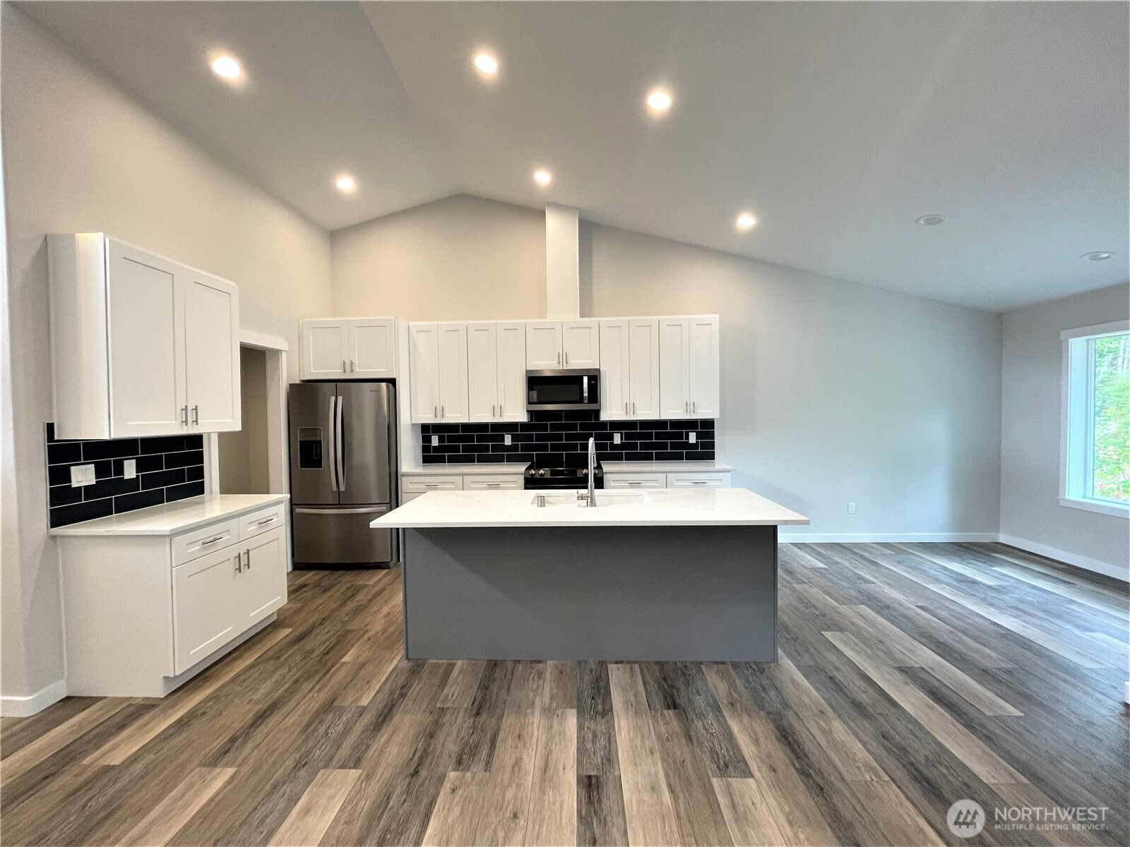 387 Sextans Avenue SW, Ocean Shores, WA 98569