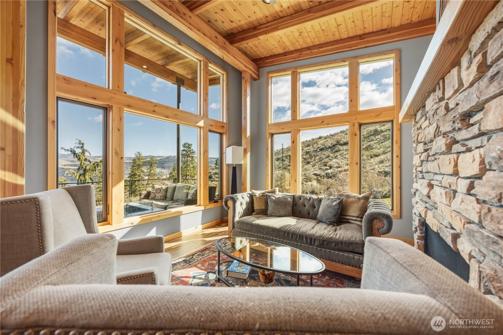 111 Hawks Meadow , Chelan, WA 98816