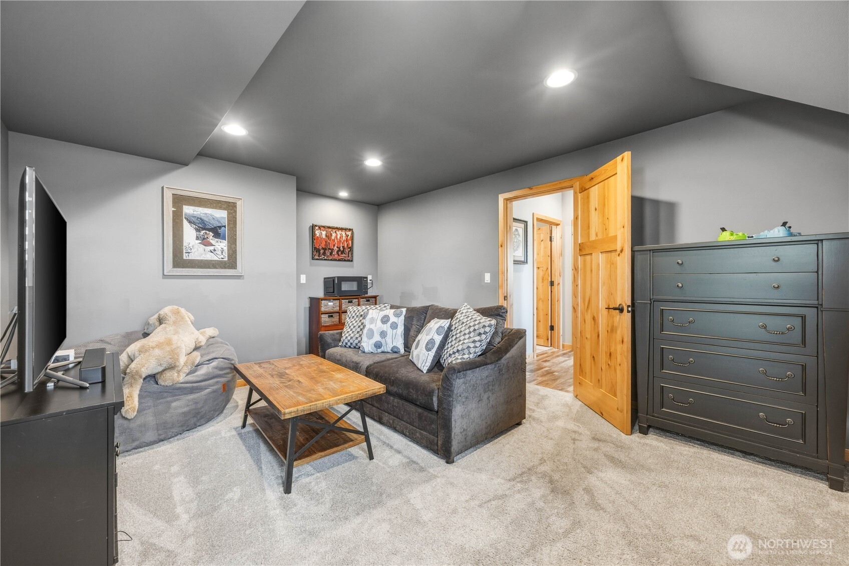 111 Hawks Meadow , Chelan, WA 98816