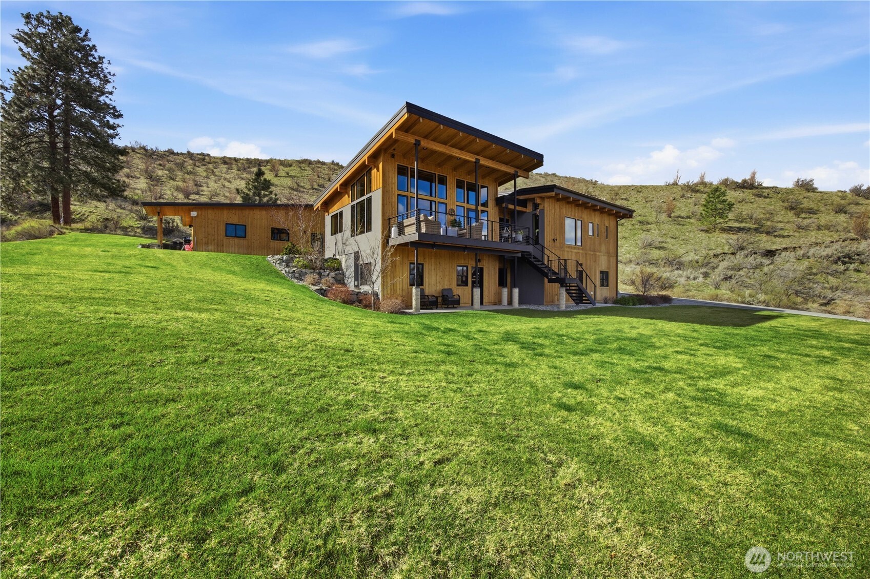111 Hawks Meadow , Chelan, WA 98816