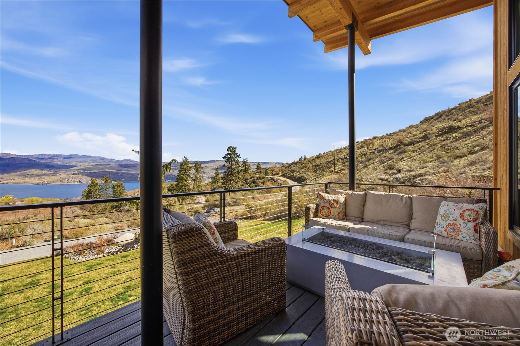111 Hawks Meadow , Chelan, WA 98816