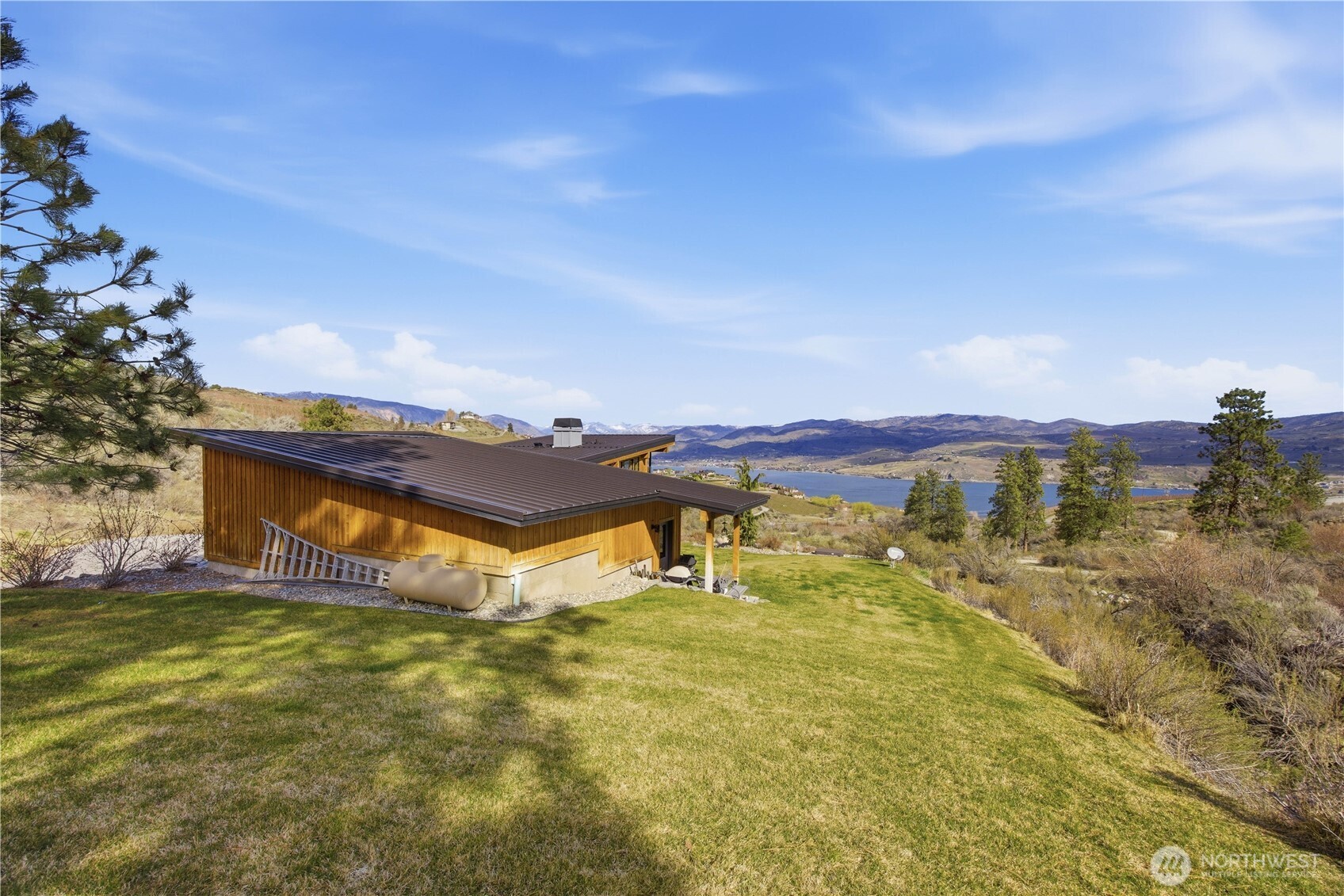 111 Hawks Meadow , Chelan, WA 98816
