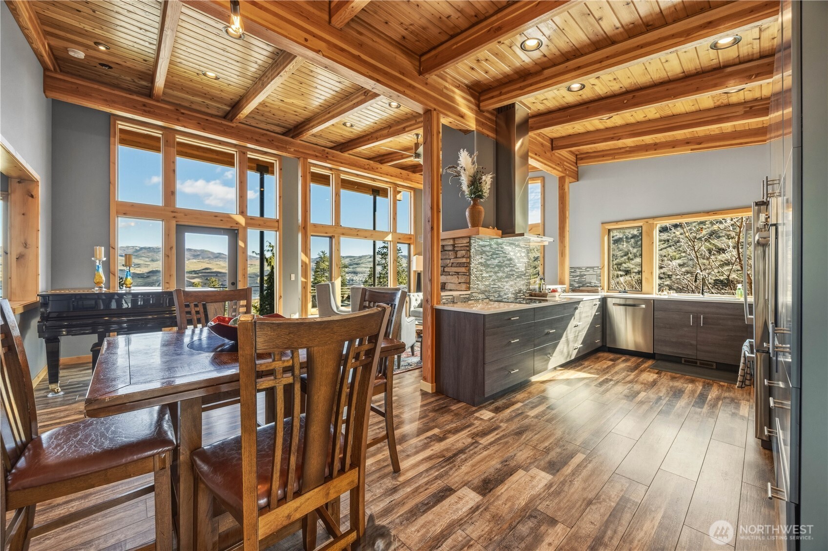 111 Hawks Meadow , Chelan, WA 98816