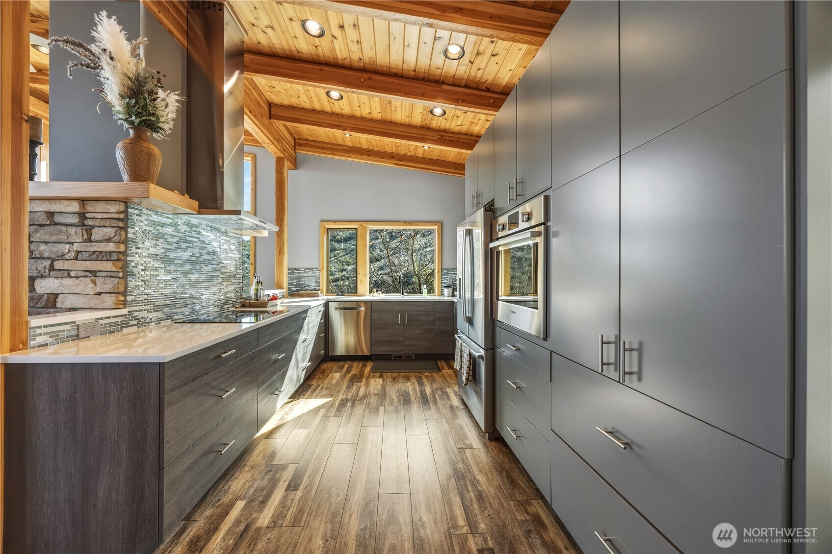 111 Hawks Meadow , Chelan, WA 98816