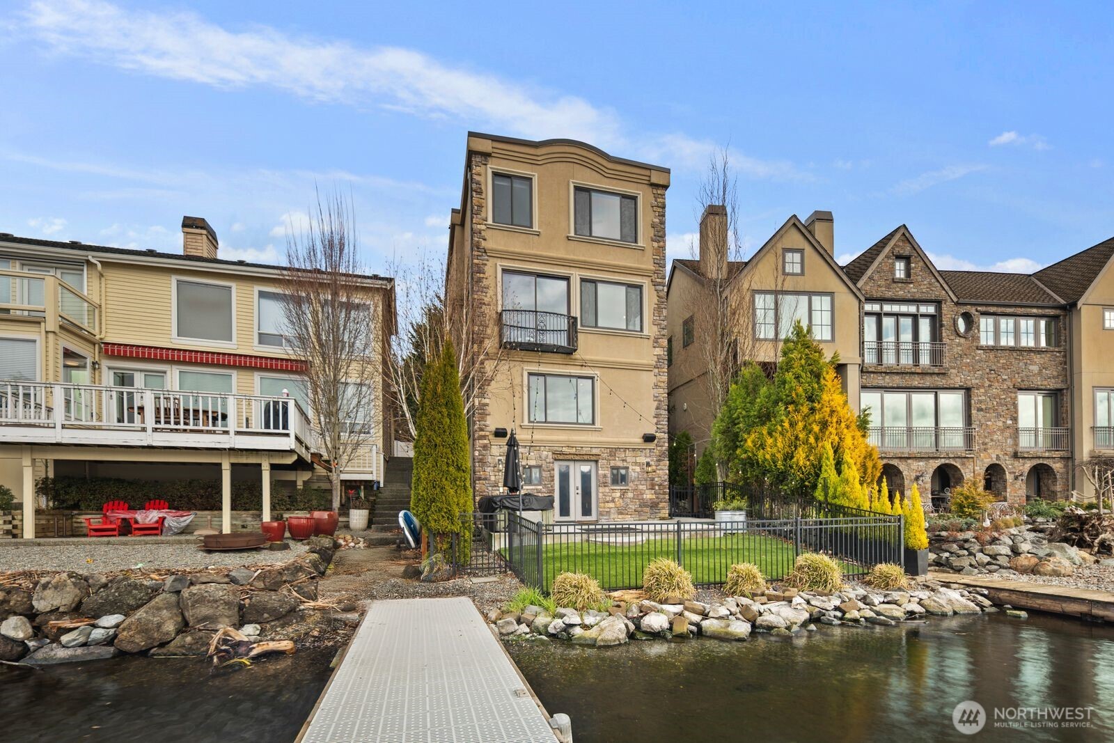 4013 E Lake Sammamish Shore Lane , Sammamish, WA 98075