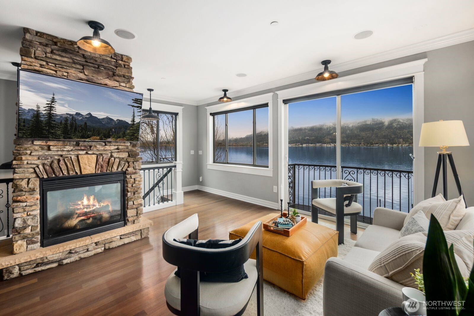 4013 E Lake Sammamish Shore Lane , Sammamish, WA 98075