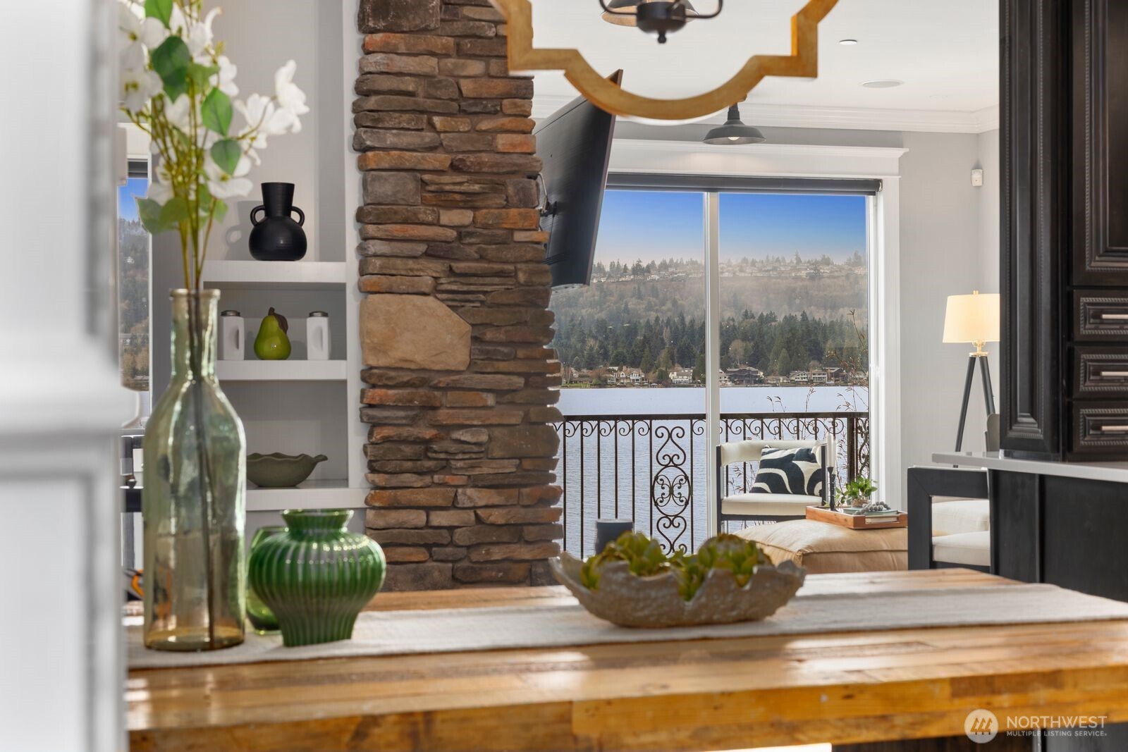 4013 E Lake Sammamish Shore Lane , Sammamish, WA 98075