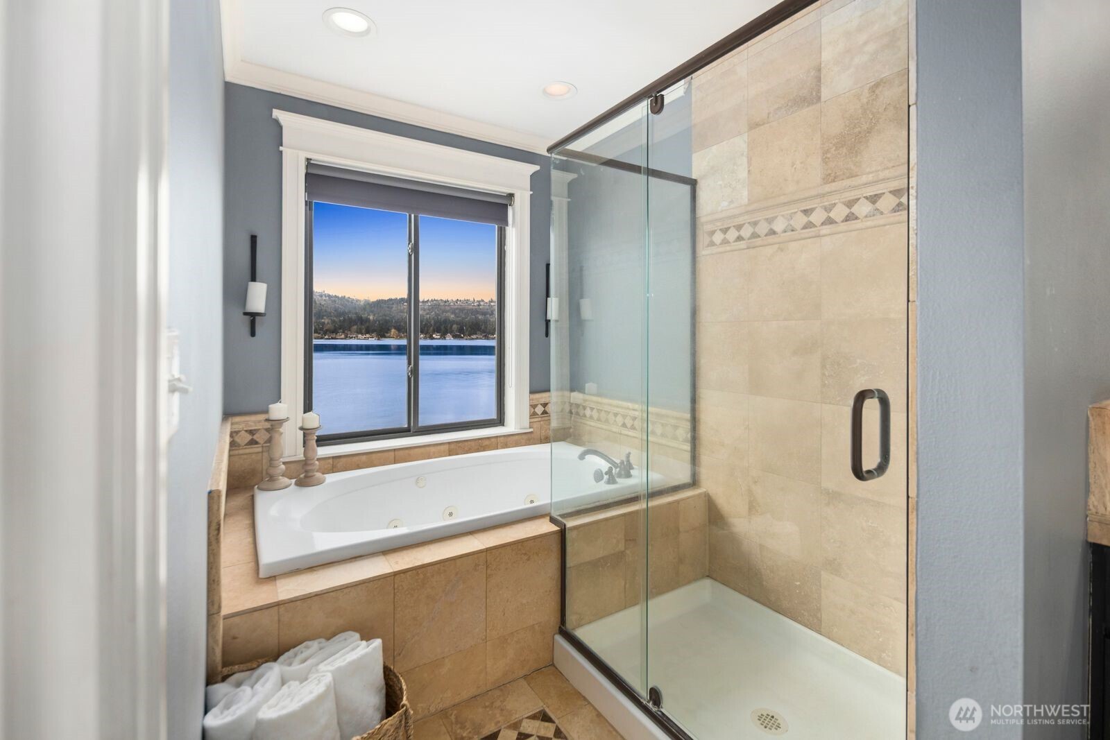 4013 E Lake Sammamish Shore Lane , Sammamish, WA 98075