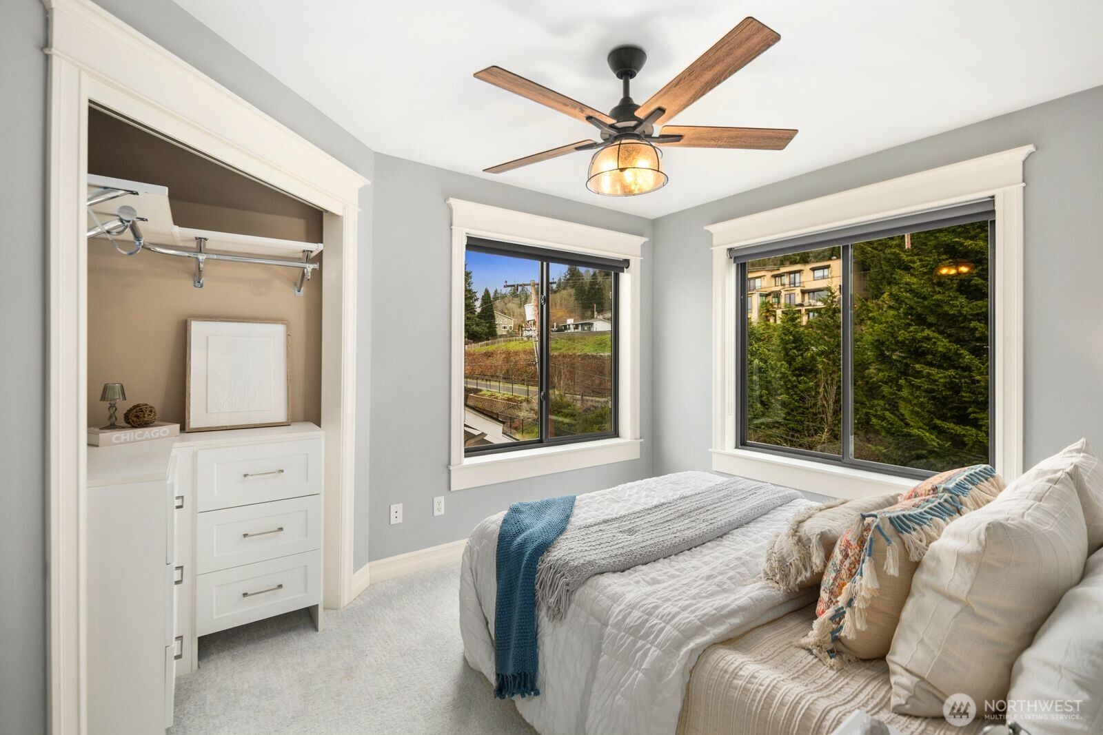 4013 E Lake Sammamish Shore Lane , Sammamish, WA 98075