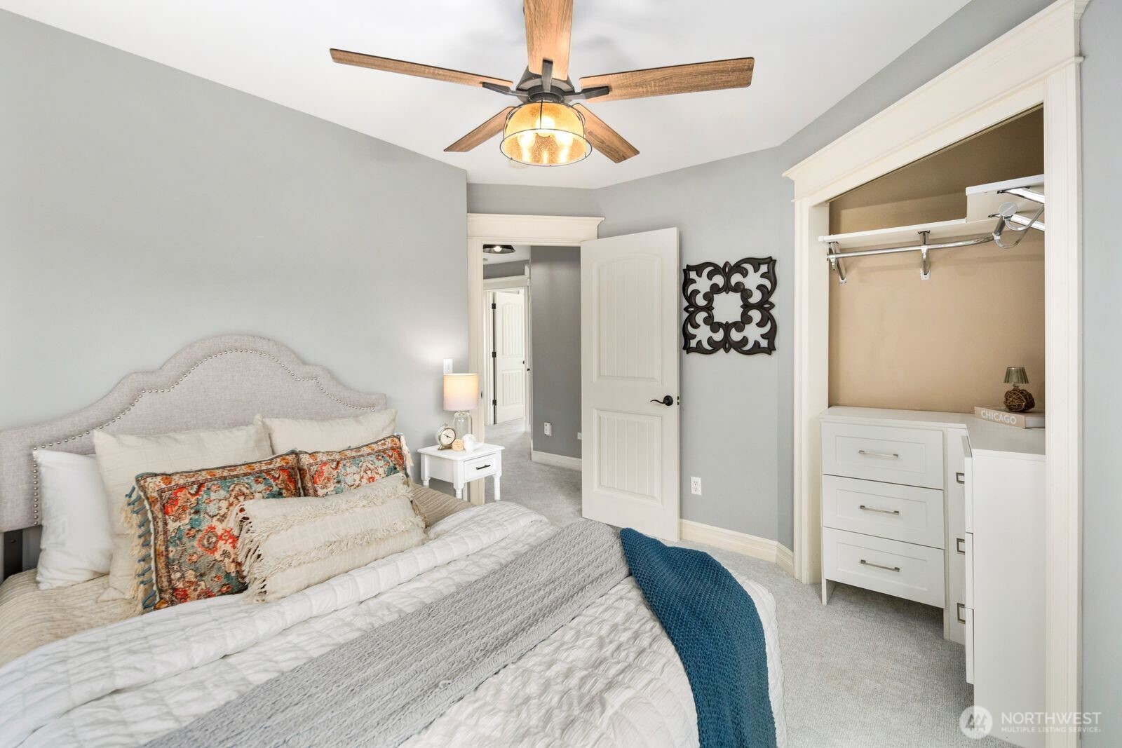 4013 E Lake Sammamish Shore Lane , Sammamish, WA 98075