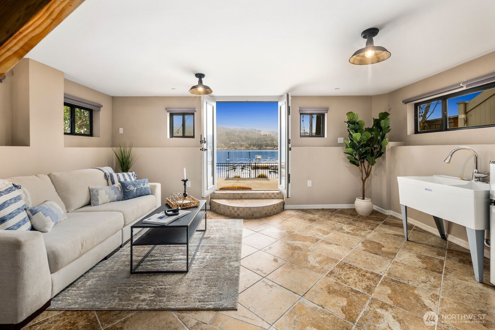 4013 E Lake Sammamish Shore Lane , Sammamish, WA 98075