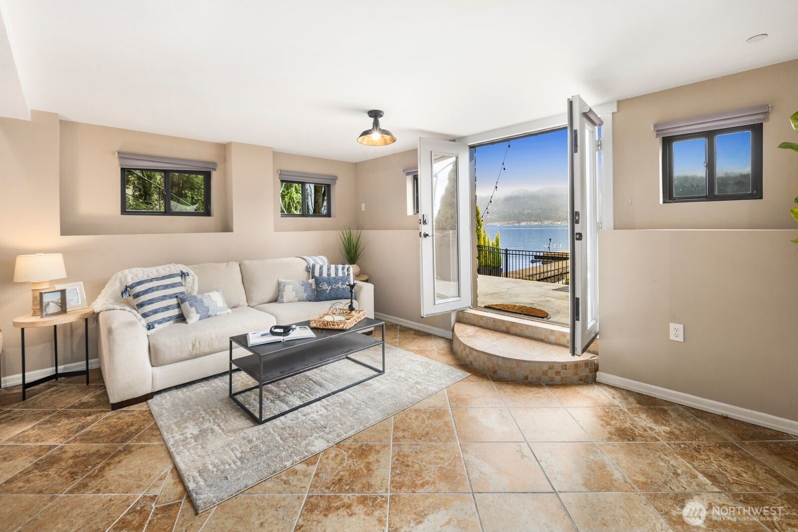 4013 E Lake Sammamish Shore Lane , Sammamish, WA 98075